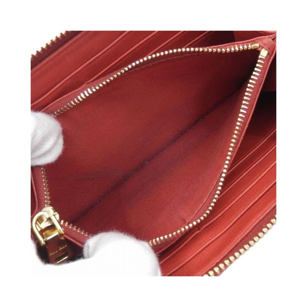 Pre Loved Hermes Miu Miu Matelasse ZipAround Wallet in Red - Picture 4 of 8